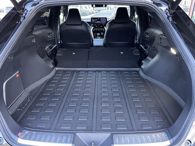 TOYOTA HARRIER HYBRID 2021