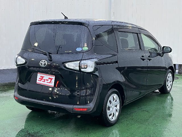 TOYOTA SIENTA 2016