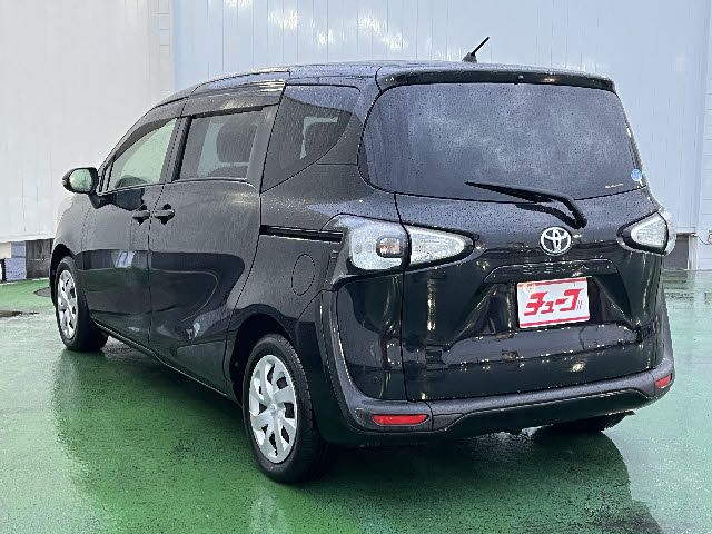TOYOTA SIENTA 2016
