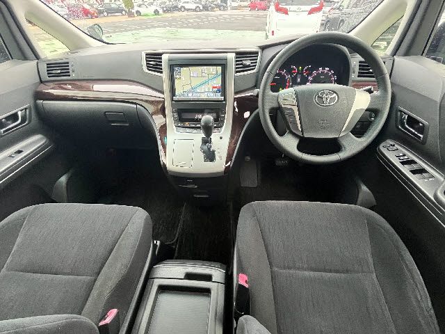 TOYOTA VELLFIRE 2012