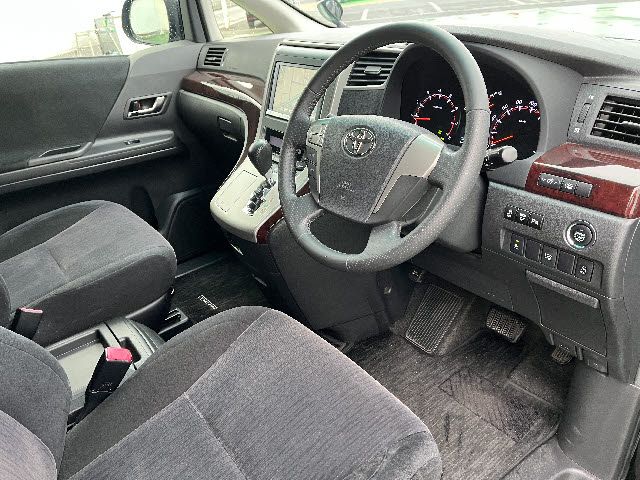 TOYOTA VELLFIRE 2012