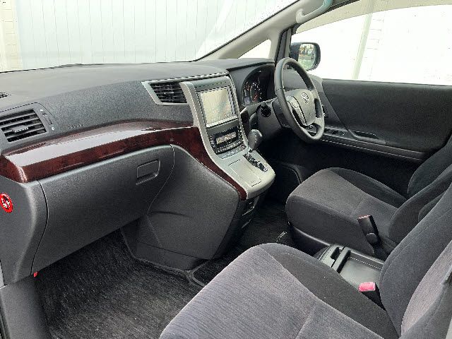 TOYOTA VELLFIRE 2012