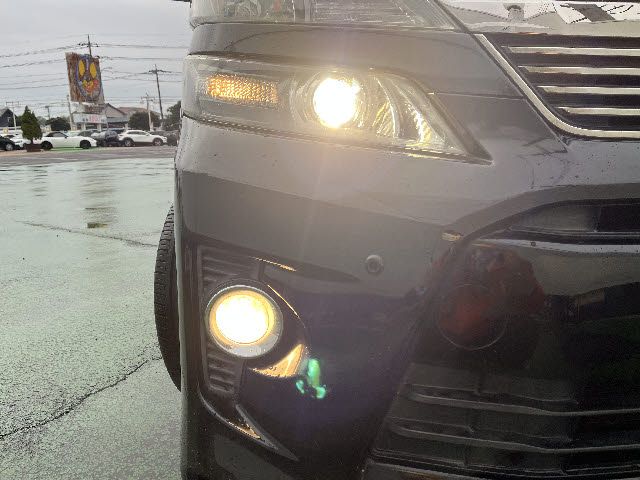 TOYOTA VELLFIRE 2012