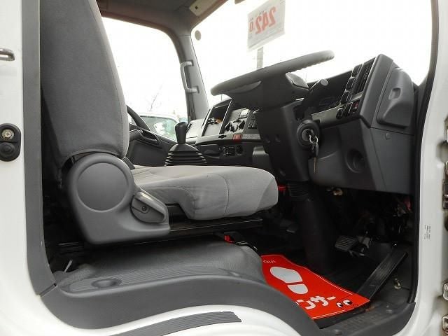 ISUZU ELF 2015
