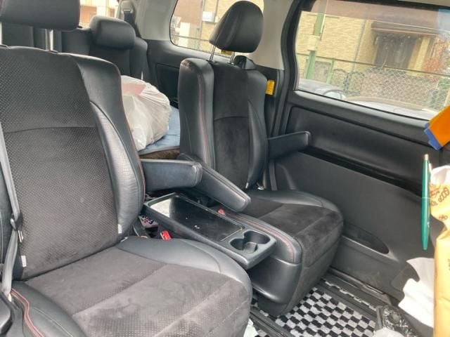 TOYOTA VELLFIRE 2012