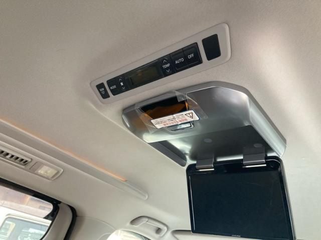 TOYOTA VELLFIRE 2012