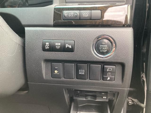 TOYOTA VELLFIRE 2012