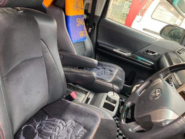 TOYOTA VELLFIRE 2012