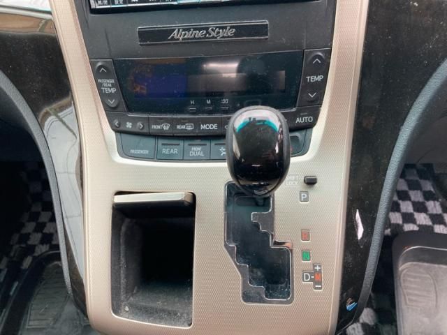 TOYOTA VELLFIRE 2012