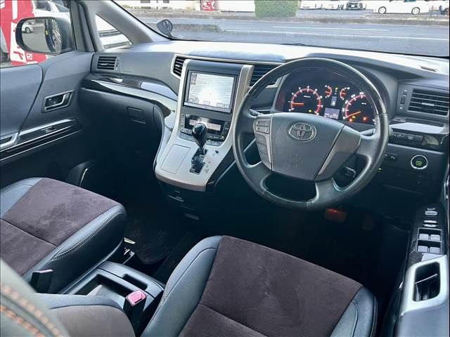 TOYOTA ALPHARD 2013