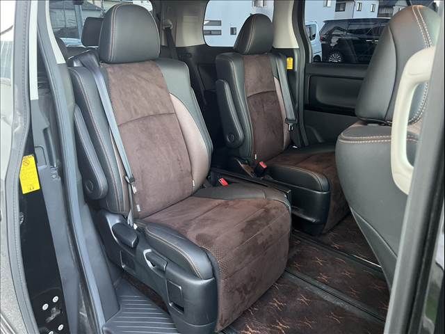 TOYOTA ALPHARD 2013