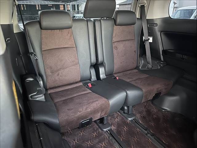 TOYOTA ALPHARD 2013