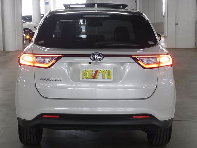 TOYOTA HARRIER 2WD 2018