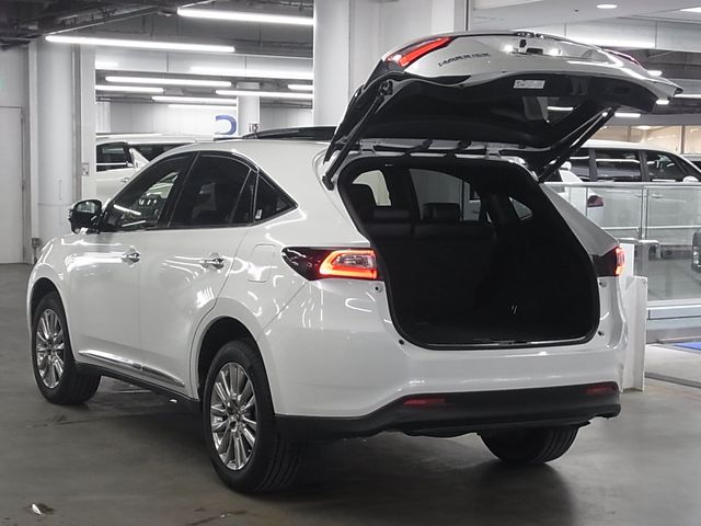 TOYOTA HARRIER 2WD 2018
