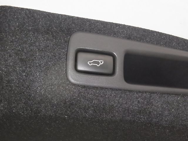 TOYOTA HARRIER 2WD 2018