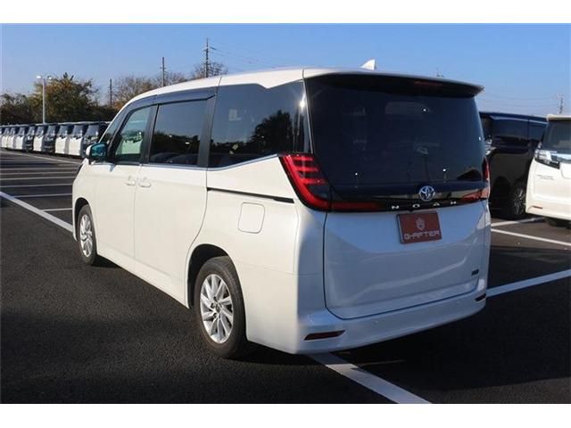 TOYOTA NOAH HYBRID 2023