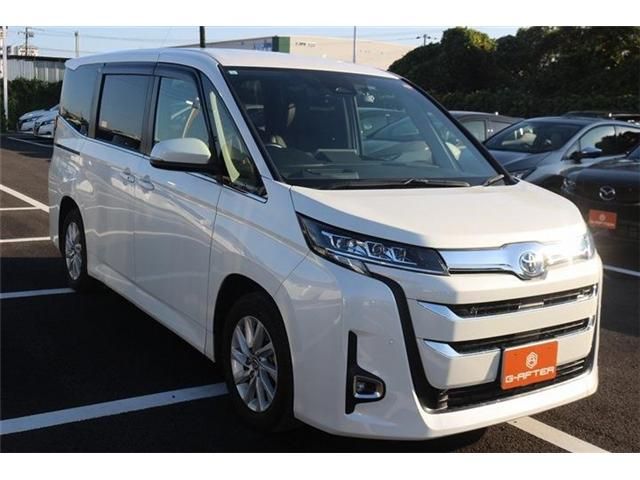 TOYOTA NOAH HYBRID 2023