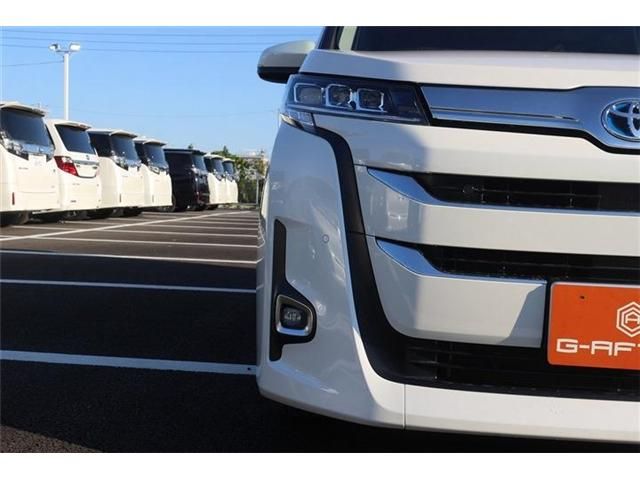 TOYOTA NOAH HYBRID 2023