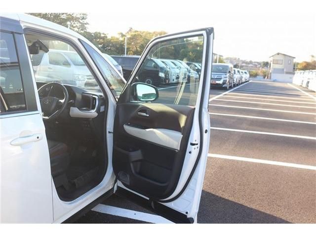 TOYOTA NOAH HYBRID 2023