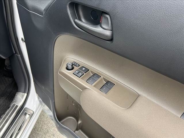 TOYOTA SIENTA HYBRID 2025