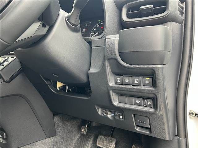 TOYOTA SIENTA HYBRID 2025