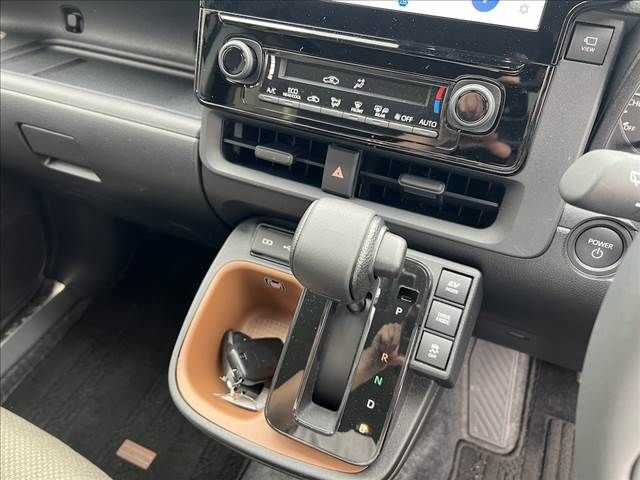 TOYOTA SIENTA HYBRID 2025