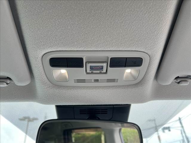 TOYOTA SIENTA HYBRID 2025