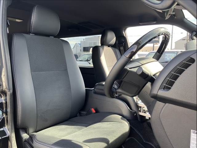 TOYOTA HIACE van 4WD 2021