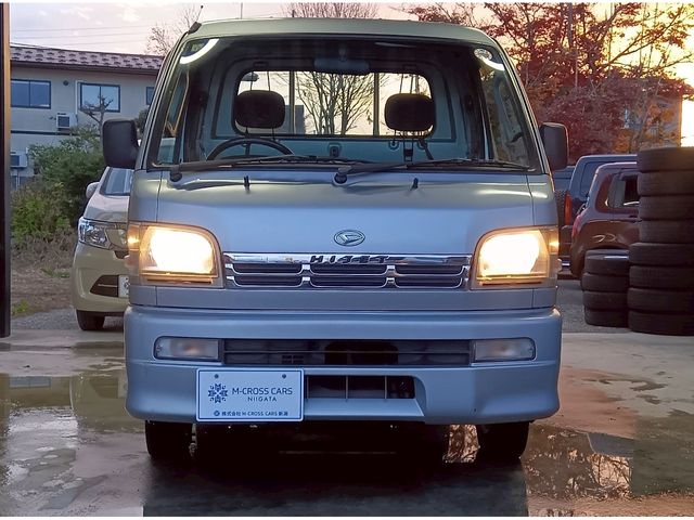 DAIHATSU HIJET truck 4WD 2000