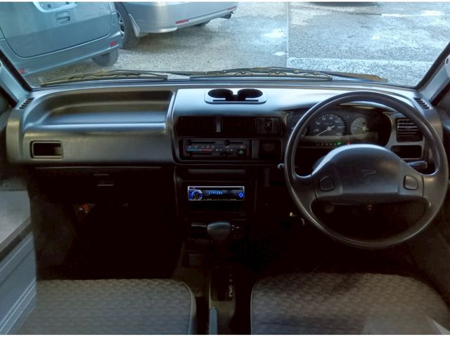 DAIHATSU HIJET truck 4WD 2000