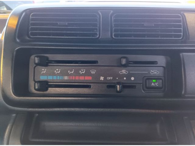 DAIHATSU HIJET truck 4WD 2000