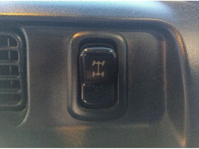 DAIHATSU HIJET truck 4WD 2000