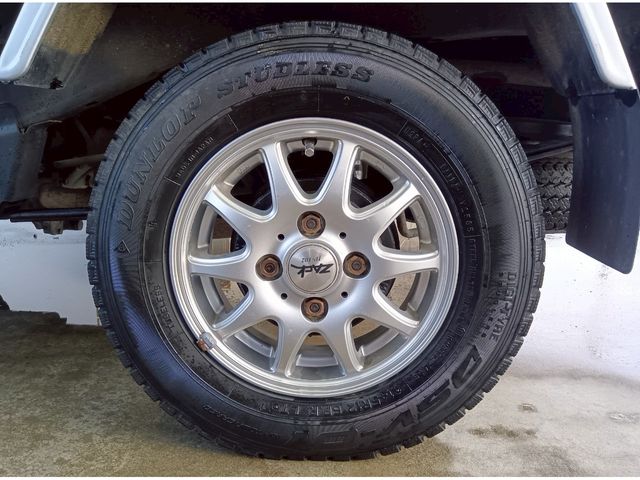 DAIHATSU HIJET truck 4WD 2000