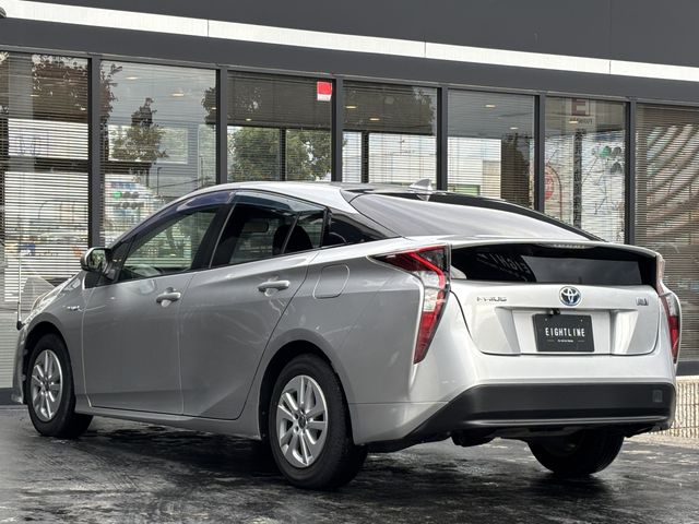 TOYOTA PRIUS 2017
