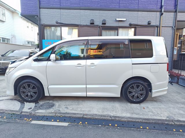 MITSUBISHI DELICA D:5 2WD 2007