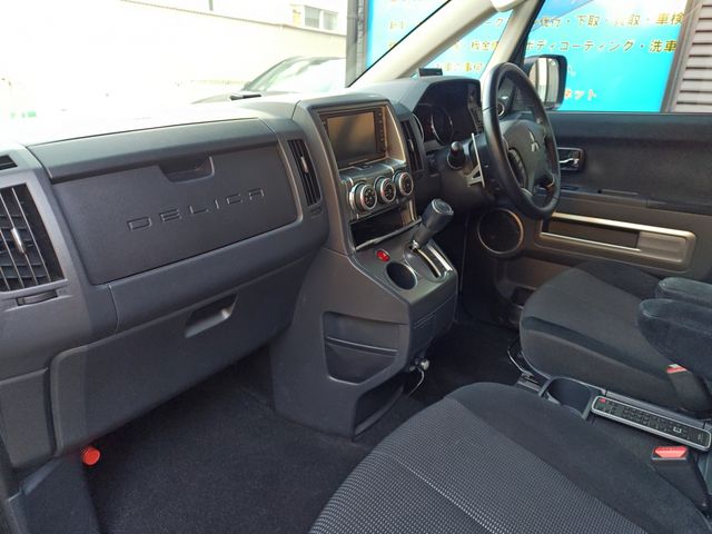MITSUBISHI DELICA D:5 2WD 2007