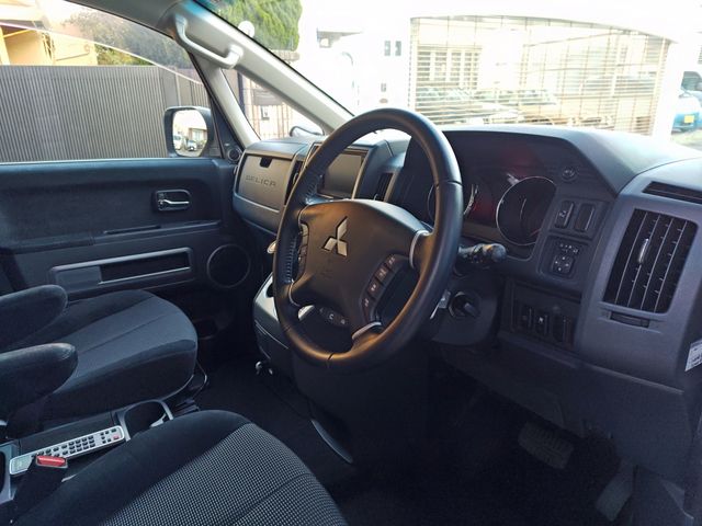 MITSUBISHI DELICA D:5 2WD 2007