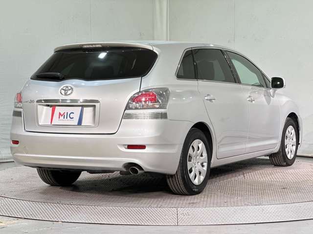 TOYOTA MARK X ZIO 2011