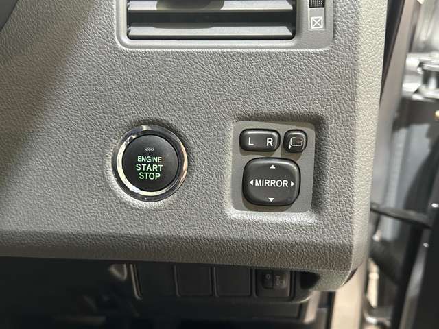 TOYOTA MARK X ZIO 2011