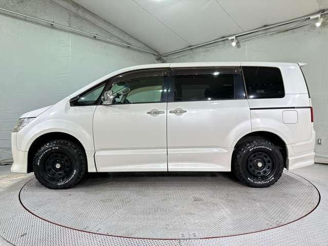 MITSUBISHI DELICA D:5 4WD 2010