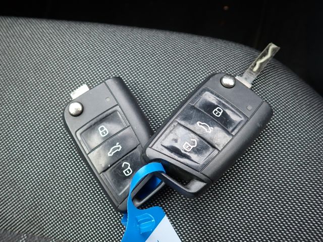 VOLKSWAGEN VOLKSWAGEN POLO 2015