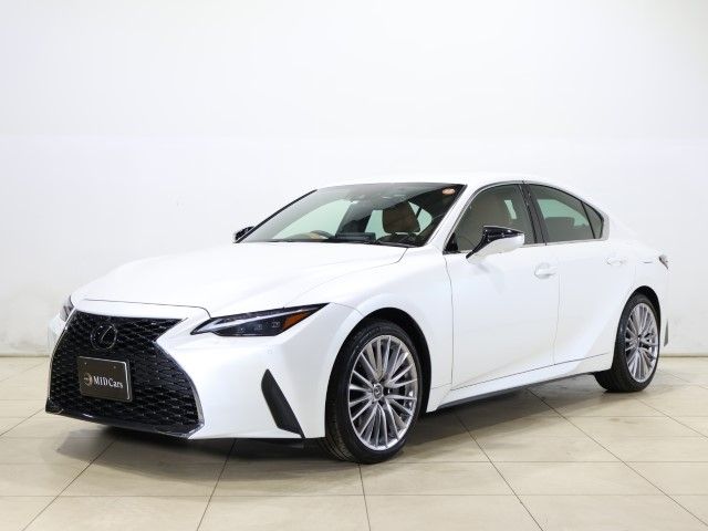 TOYOTA LEXUS IS300h AWD 2023