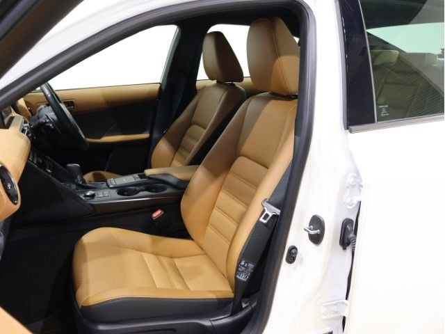 TOYOTA LEXUS IS300h AWD 2023