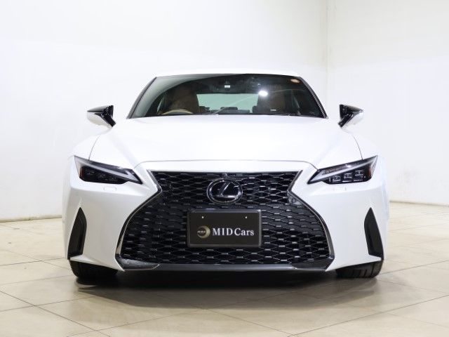 TOYOTA LEXUS IS300h AWD 2023