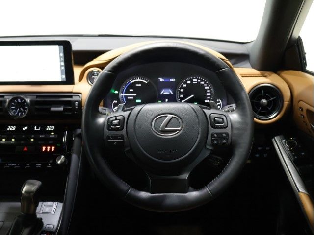 TOYOTA LEXUS IS300h AWD 2023