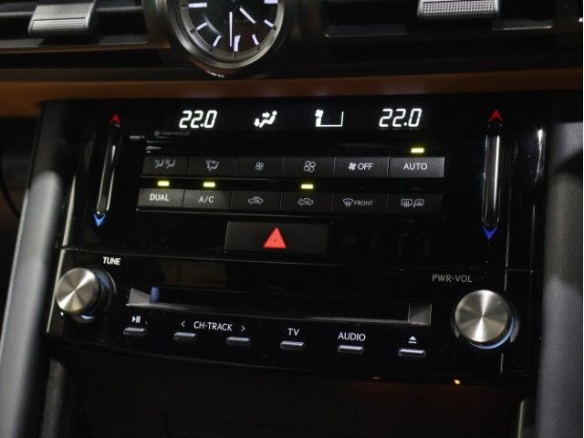 TOYOTA LEXUS IS300h AWD 2023