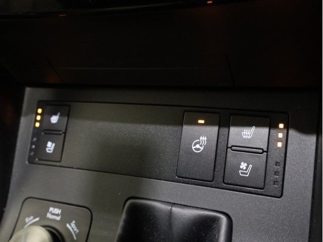 TOYOTA LEXUS IS300h AWD 2023