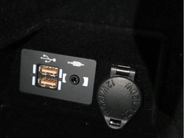 TOYOTA LEXUS IS300h AWD 2023