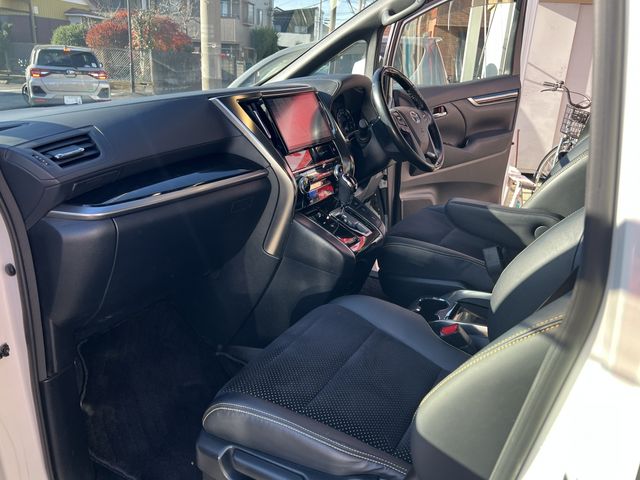 TOYOTA VELLFIRE 2016