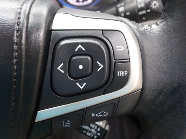 TOYOTA HARRIER 2WD 2017